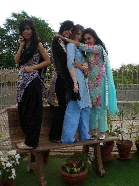 Pakistan Sexy School Girls Photos Hot Pakistani College Girls Lonely Girl