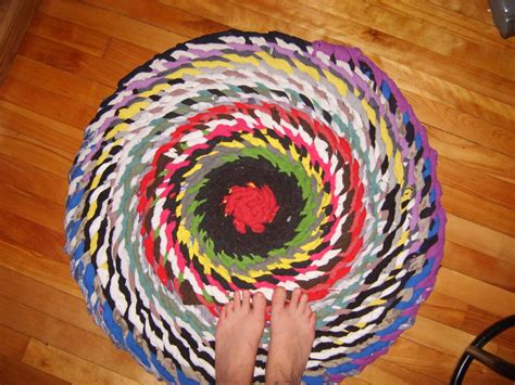 In this video i will be explaining and showing you how to make a no sew rug that can go into your kitchen, hall ways, entry. No sew braided rag rug w/photos and semi-tutorial ...