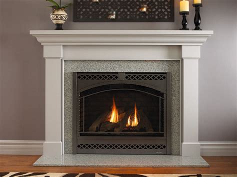 Gas fireplace - SLIMLINE SERIES - HEAT & GLO® - traditional / closed