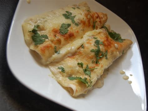 Stir in sour cream and green chilies. Cassie Craves: White Chicken Enchiladas with Green Chile ...