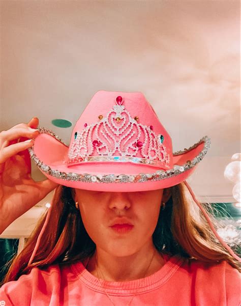 𝐩𝐢𝐧𝐭𝐞𝐫𝐞𝐬𝐭 𝐦𝐚𝐝𝐢𝐬𝐨𝐧 𝐰𝐮 Preppy Girl Cowgirl Hats Preppy Aesthetic