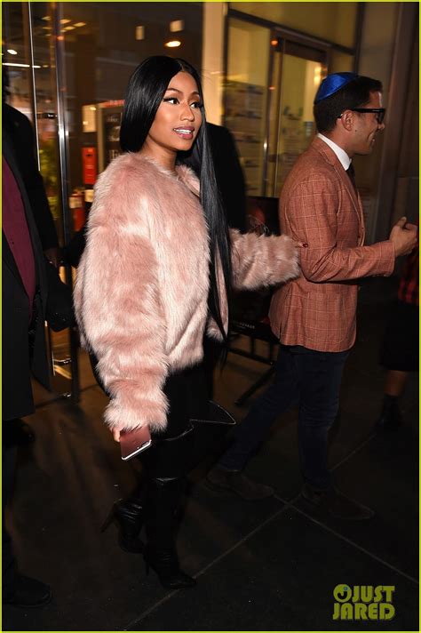 Full Sized Photo Of Nicki Minaj Shows Off Hm Collection At Jamie Foxx