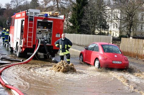 Jun 06, 2021 · unwetter in stuttgart starkregen sorgt für überschwemmung am hauptbahnhof. Überschwemmung in Pößneck 2006 Foto & Bild | wasser ...