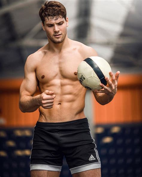 list 98 pictures football player on too hot to handle completed