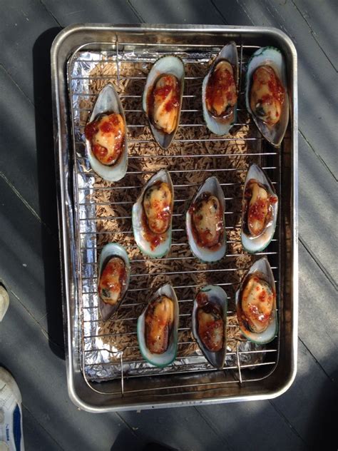 Smoked Nz Green Lipped Mussels With Sweet Chilli Sauce Sweet Chilli Sweet Chilli Sauce
