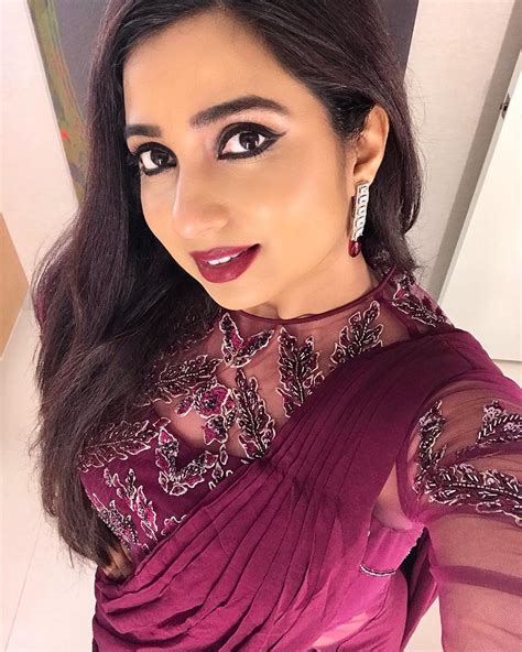 Shreya Ghoshals Latest Saree Attire Is A Work Of Outstanding Artistry