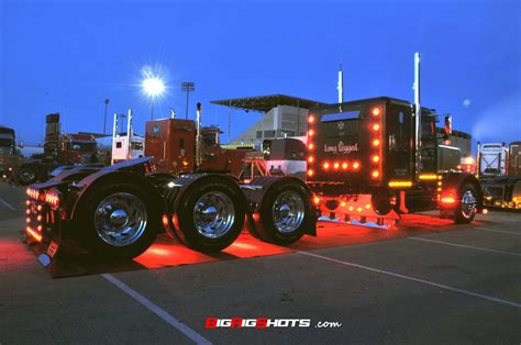 Custom Big Rigs Custom Trucks Big Rig Trucks Truck Lights Buses