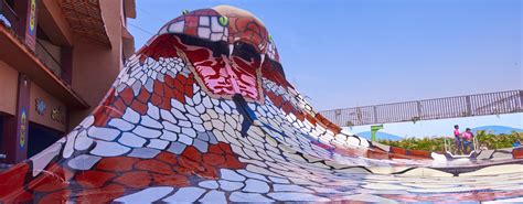 Indien ist eine bundesrepublik, die von 28 bundesstaaten gebildet wird und außerdem acht bundesunmittelbare gebiete umfasst. Eröffnung des neuen Wassererlebnisparks "Amaazia" in Surat ...