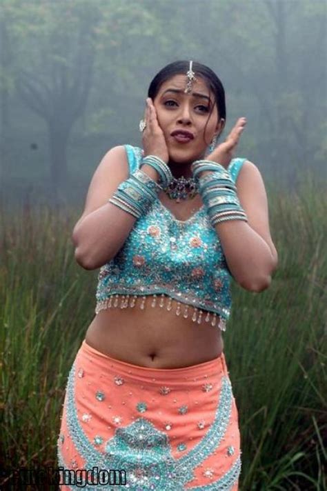 kecepret bawoek hot poorna tamil actress navel boobs exposed