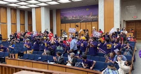 In Historic Vote Richmond City Council Unanimously Allows Employees To
