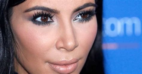 Reality Show Kim Kardashian Robbed At Gunpoint In Paris France