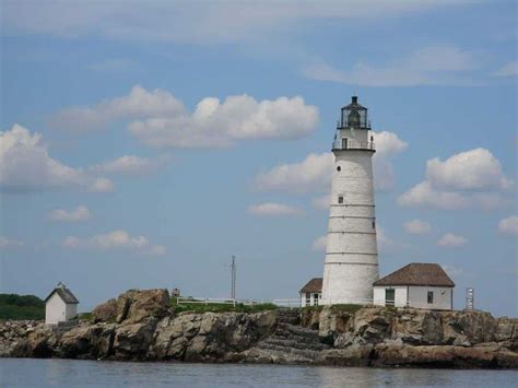 7 Of The Most Beautiful Lighthouses In The United States Surf And Sunshine