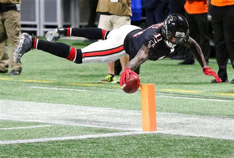 Check Out Julio Jones Top 10 Catches Of The 2017 Nfl Season