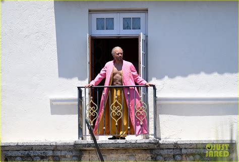 Photo Edgar Ramirez Goes Shirtless Wears Pink Robe At Versace Mansion
