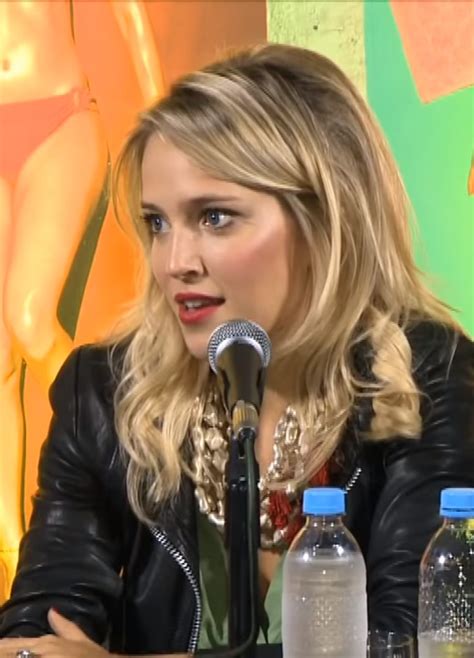 Luisana lopilato is defending husband michael bublé after he was caught on video exhibiting what some fans say is abusive behavior. Luisana Lopilato - Wikipédia, a enciclopédia livre