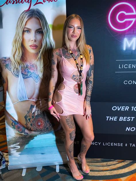 Cassidy Luxe Theluxeclub On Twitter Exxxotica Day Very