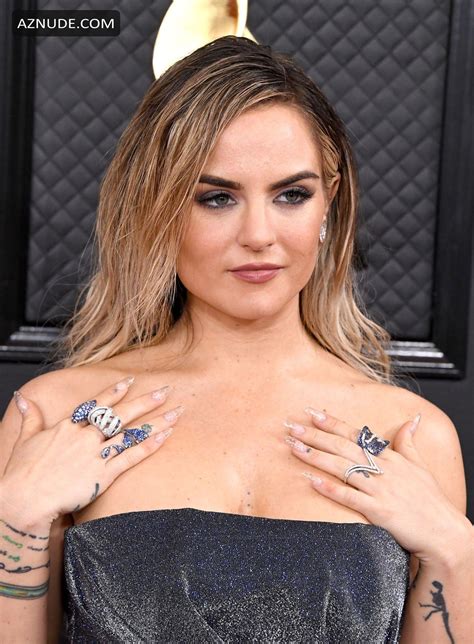 Jojo Levesque On The Red Carpet During The 62nd Annual Grammy Awards In