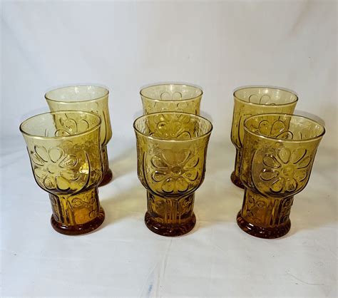 Vintage Amber Juice Glasses Set Of Six Glasses Daisy Print Etsy Vintage Dinnerware Daisy