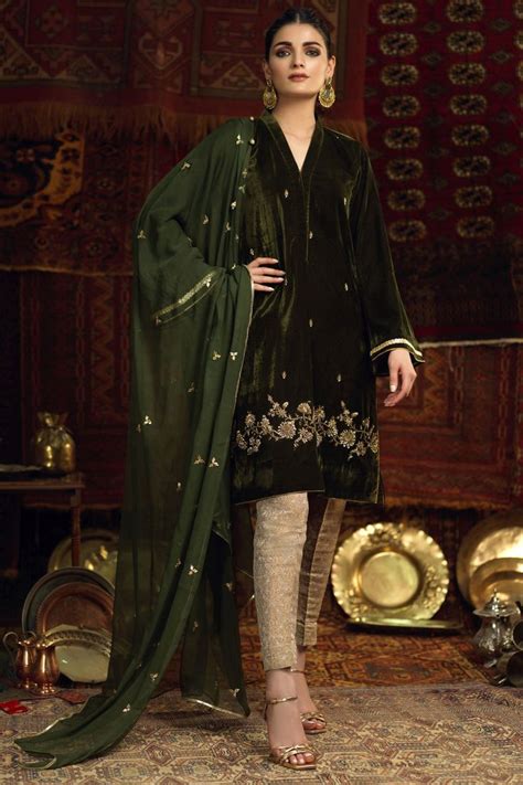 Pret Khani Velvet Suit Ready To Wear Summer Collection 2020 Zaaviay Velvet Pakistani Dress