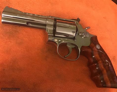 Smith And Wesson 686 4 In Combat Grips