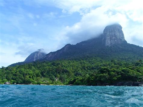 Pulau tioman is an island off malaysia's east coast and attracts divers, backpackers and those looking for the island getaway for cheap. Pulau Tioman 11 Aktiviti Yang Anda Boleh Lakukan • Tips ...