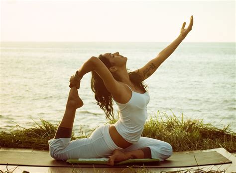 Ejercicios De Yoga Para La Espalda Ejercicios En Casa