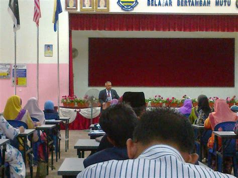 ~memastikan sistem pendidikan yang terdapat di daerah ini akan memenuhi matlamat kementerian palajaran malaysia. Memperkasakan PPD: Majlis Bersama Pejabat Pendidikan ...