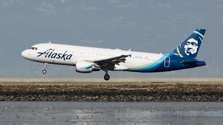 Alaska Airlines Airbus A320 N624VA DSC 0114 Bill Abbott Flickr