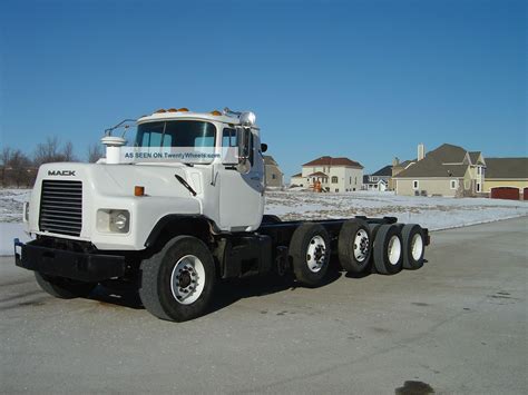 1999 Mack Dm690s