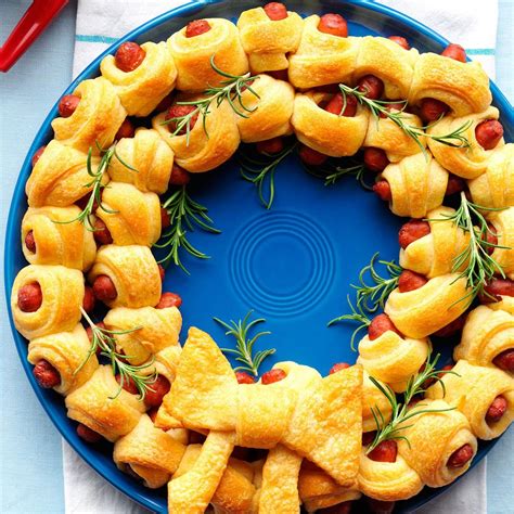 These christmas appetizers are easy to make, delicious, and perfect for feeding a crowd! 32 Fuss-Free Christmas Finger Foods | Taste of Home
