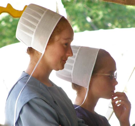 Photos Of Amish Women And Couples Taken At The Amish Quilt Auction Bonduel Wisconsin