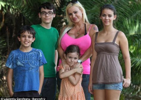 Lacey Wildd L Cup Breasts Mother Of 6 Wants Biggest Breasts In The