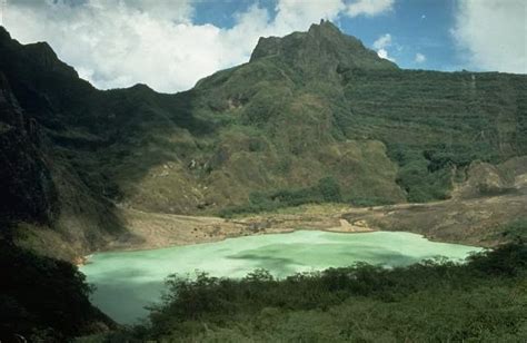 Dihalaman ini anda akan melihat gambar keren gunung meletus yang keren! Gambar Gunung Kelud Sebelum dan Sesudah Meletus Hingga Saat Ini - SEJUTA TIPS