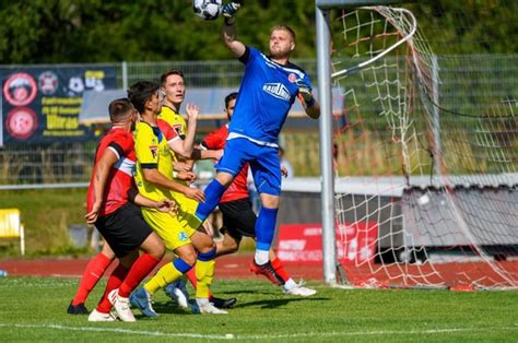 Spvgg Trossingen Wehrt Sich Eine Halbzeit Lang Erfolgreich Gegen