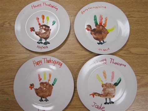 Savvy Second Graders Crafty Thanksgiving Plates Thanksgiving Crafts