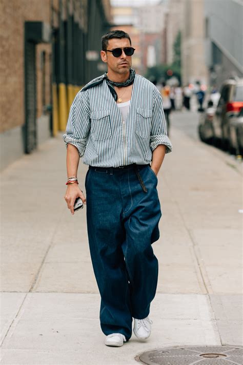 The Best Street Style From New York Fashion Week Mens Gq New York Street Style Street Style