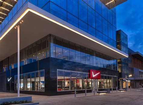 Verizons Newest Destination Store Opens In Houston
