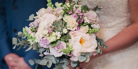 Top Ten Summer Wedding Flowers All Brides And Grooms Should