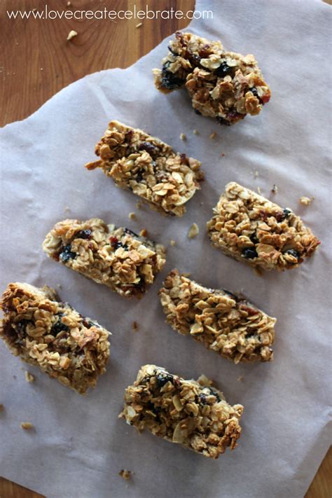 Granola is one of the world's most perfect snacks: Peanut Butter, Maple & Bacon Granola Bars - Love Create ...