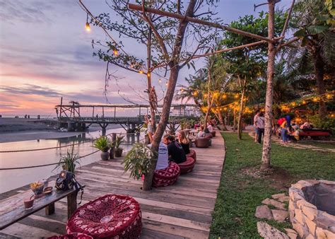 Best Bars In Canggu From Cocktails To Crazy Clubs Honeycombers Bali