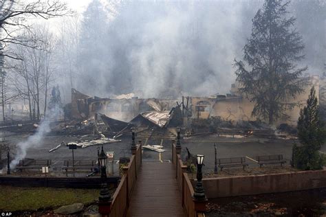 Wildfire Sweeps Through Tennessee Gatlinburg Fire Gatlinburg Great
