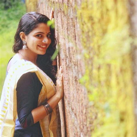 Nikhila Vimal Photos Beautiful Pics Of The New Age Mollywood Actress Nikhila Vimal