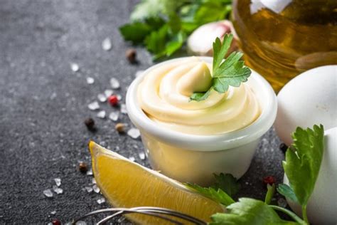 Puis-je manger de la mayonnaise industrielle enceinte