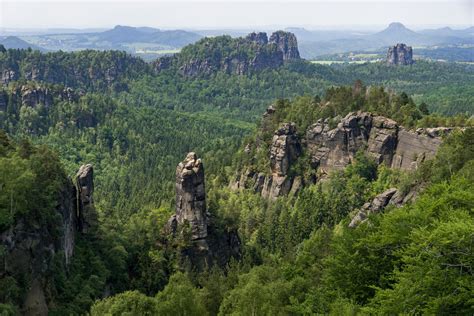 Der schweizer nationalpark ist ein el dorado für alle naturliebhaber, leidenschaftlichen wanderer, bergfreunde, tierbeobachter. Nationalpark Sächsische Schweiz Foto & Bild | archiv ...