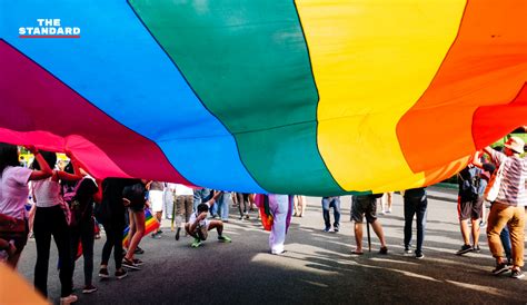 In a survey conducted in malaysia in 2016, around 36 percent of respondents stated that they personally knew someone from the lgbt community. Be Proud! รู้จักจุดเริ่มต้นและความหมายของ LGBT Pride ...