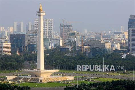 Monas 8k view fr national library of the republic of indonesia ~ perpustakaan nasional ~ walk around. Pembatasan Pengunjung Monas Hanya Berlaku di Kawasan Tugu ...