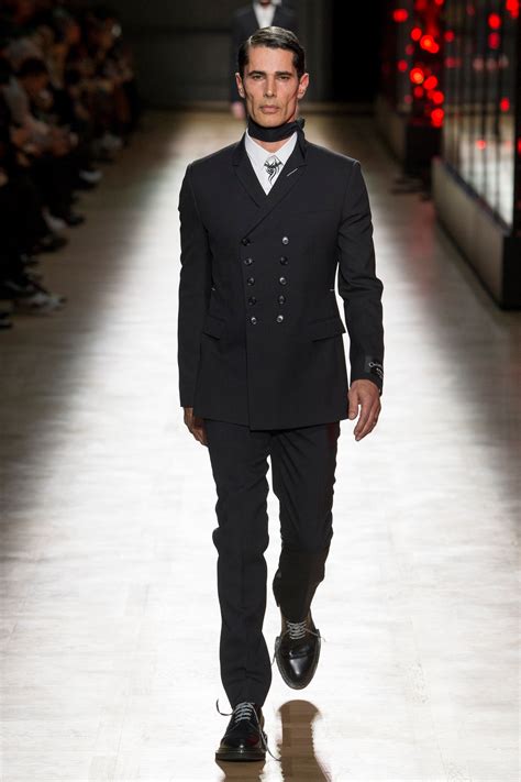Alexander mcqueen men's rtw fall 2016. Dior Homme News, Collections, Fashion Shows, Fashion Week ...