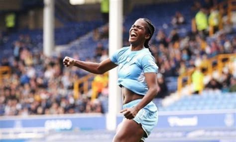 Khadija Bunny Shaw Scores 2 Goals To Help Manchester City Win 2nd