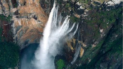 16 Best Waterfalls In The World For A Riveting Getaway