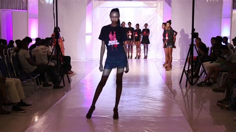 Learn To Catwalk Like A Super Model Youtube